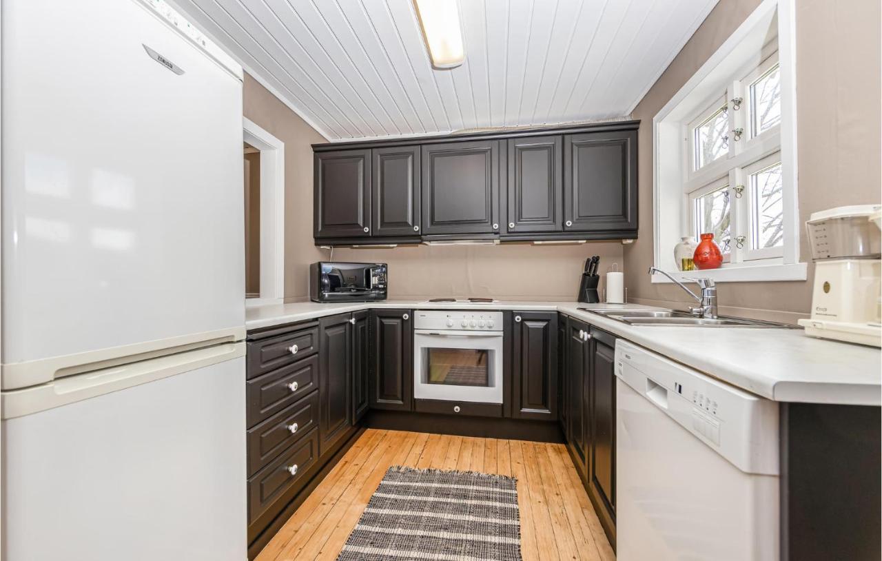 3 Bedroom Nice Home In Kvamsoy Sandvik  Экстерьер фото