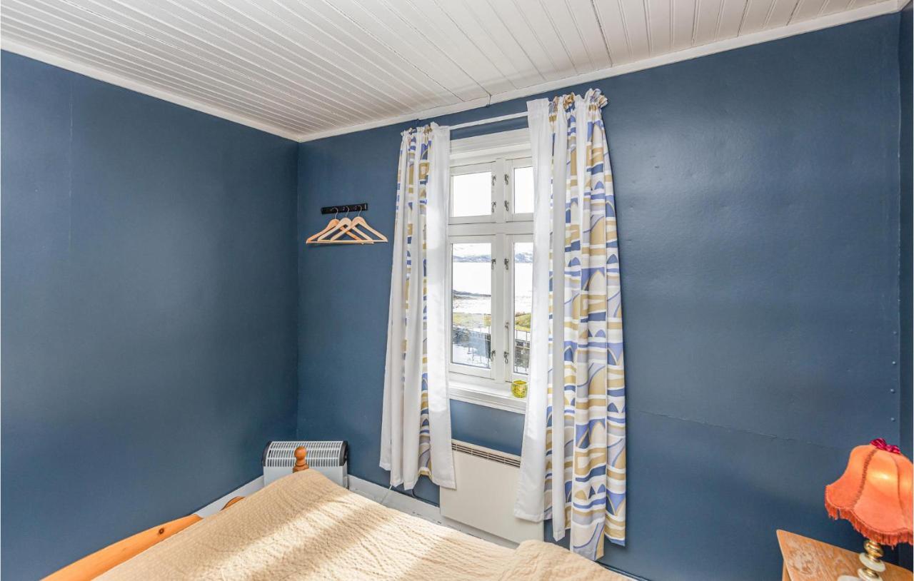 3 Bedroom Nice Home In Kvamsoy Sandvik  Экстерьер фото